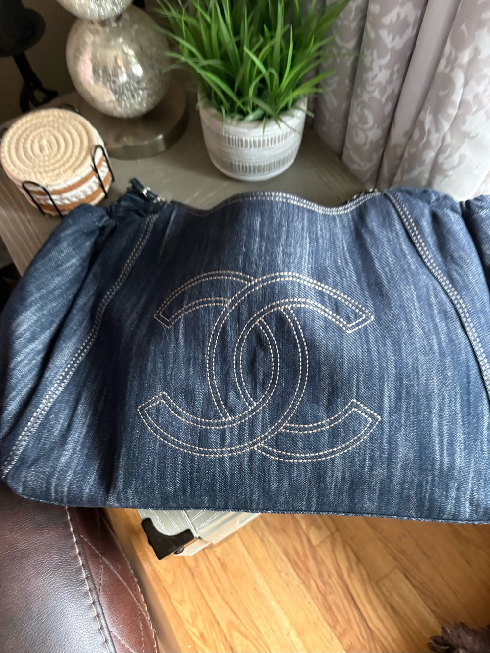 FASHION Dark Blue Denim Shoulder Tote with Interlocking CC with pouch - Picture 4 of 14